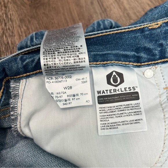 Levi's Premium Bow Side Cutout Mom Jeans High Rise 100% Cotton Size 28 $128 - Picture 13 of 13